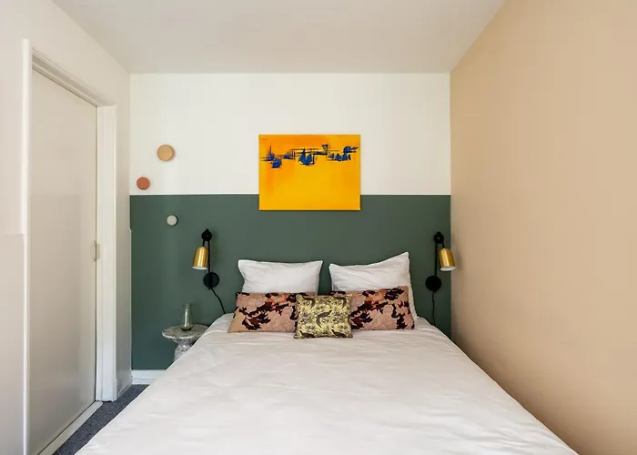 Dockside Flats Апарт-отель 3*