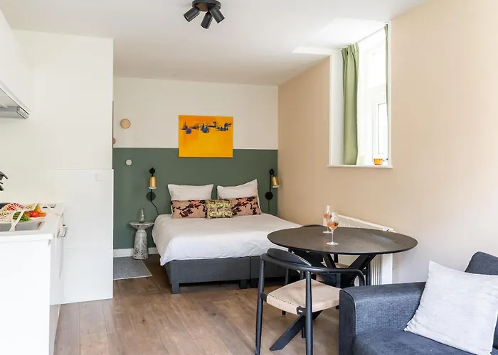 Dockside Flats 3* Амстердам