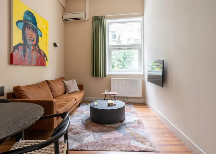 Апарт-отель Dockside Flats 3*