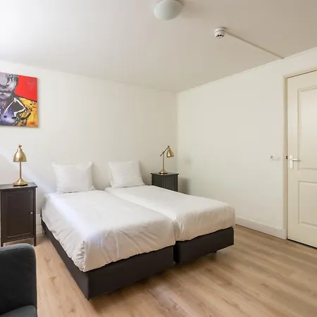 Aparthotel Dockside Flats 3*