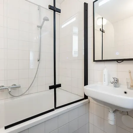 Aparthotel Dockside Flats 4*