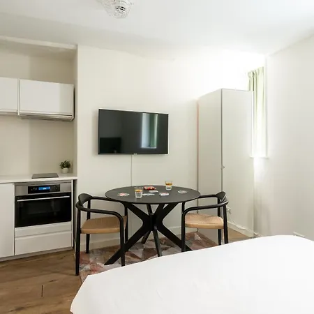 Apart-hotel Dockside Flats 3*