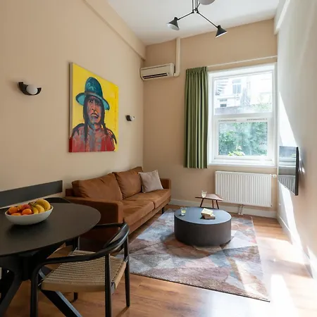Dockside Flats Aparthotel 4*