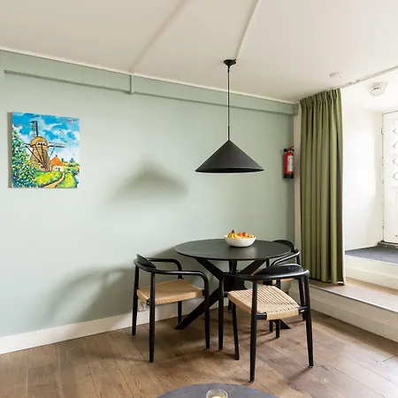 Apart-hotel Dockside Flats 3*