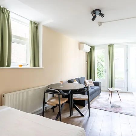 Dockside Flats Apart-hotel