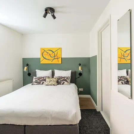 Dockside Flats Apartahotel 3*