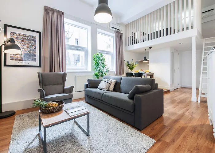 Dockside Flats アパートホテル 3*