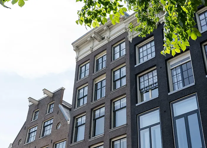 Dockside Flats Aparthotel