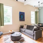 Dockside Flats 3*