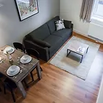 מלון דירות Dockside Flats