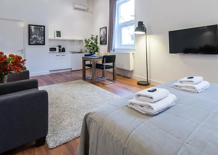 Dockside Flats 3* אמסטרדם