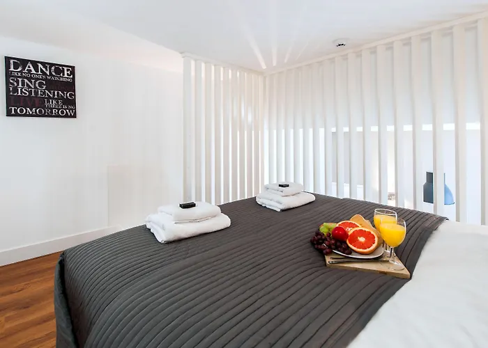 Dockside Flats מלון דירות