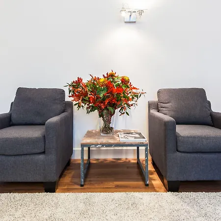 Dockside Flats 3*