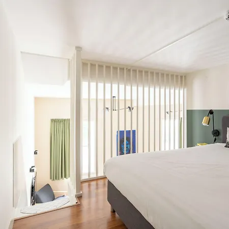 Dockside Flats Aparthotel 3*
